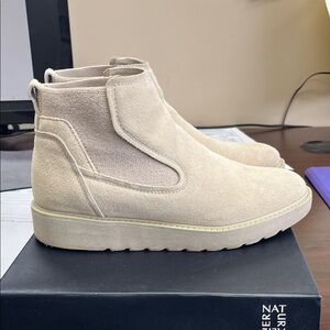 Naturalizer Women's Cream Ankle Boots